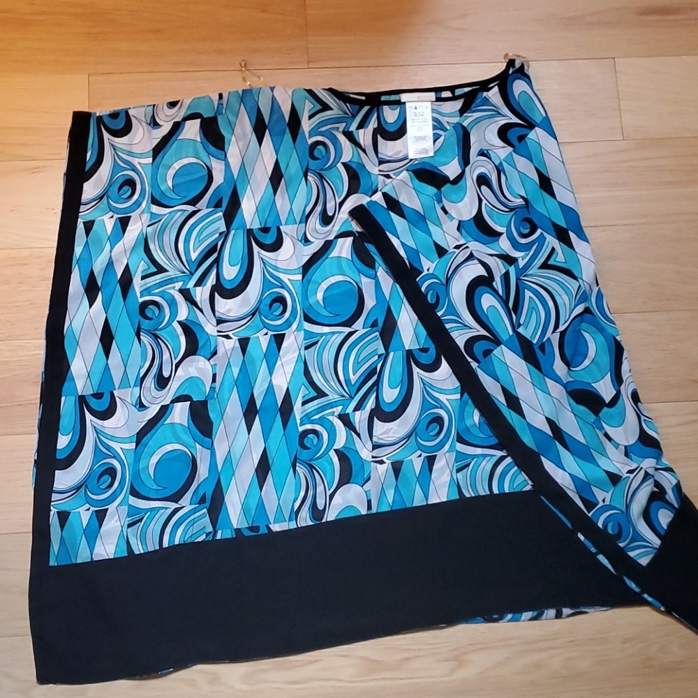 Geometric patterned, semisheer swimsuit cover up